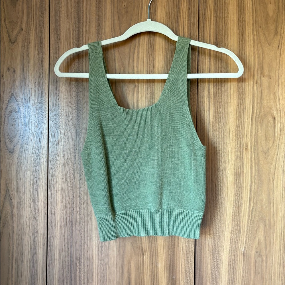 Lou & Grey Green Ribbed Crop Tank Top
